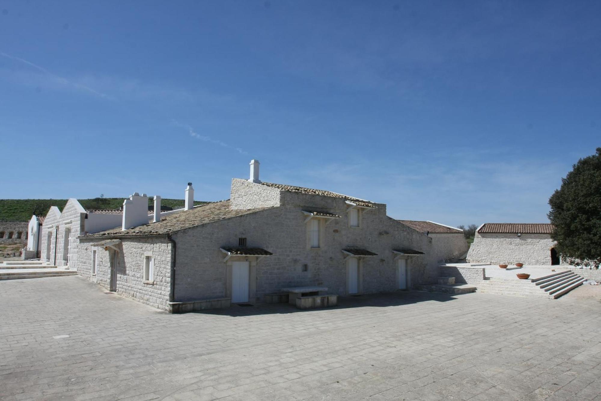 Masseria Torre Di Nebbia Agroturismo Castel Del Monte (Apulia)