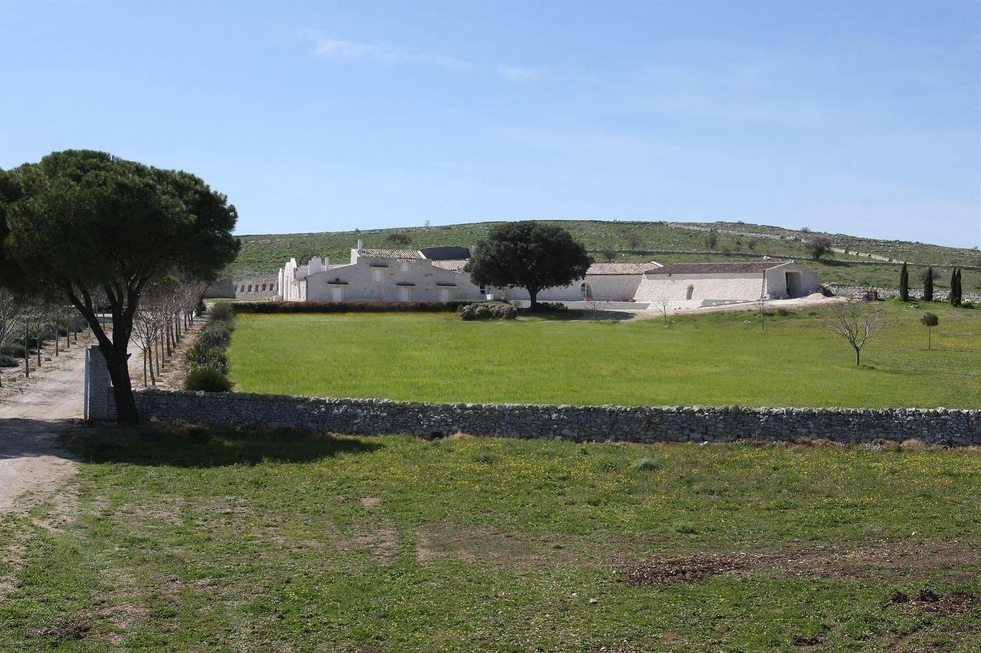 Masseria Torre Di Nebbia Castel Del Monte (Apulia)